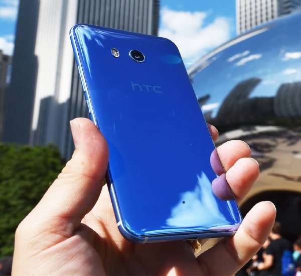 HTC U12+