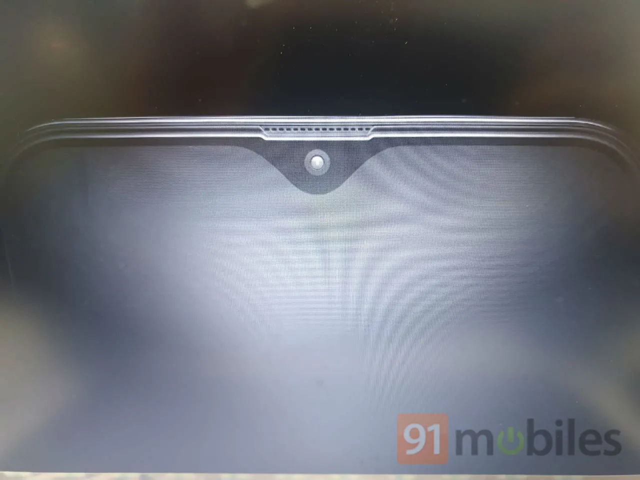 Samsung Galaxy M20 с кольцевой фронтальной вспышкой на фото