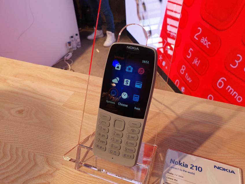 Nokia 210 стал самым доступным телефоном с интернетом