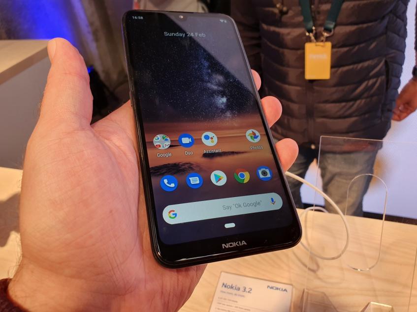 Недорогие смартфоны Nokia 3.2 и Nokia 4.2 с каплевидным вырезом