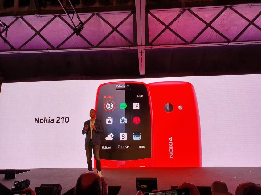 Nokia 210 стал самым доступным телефоном с интернетом