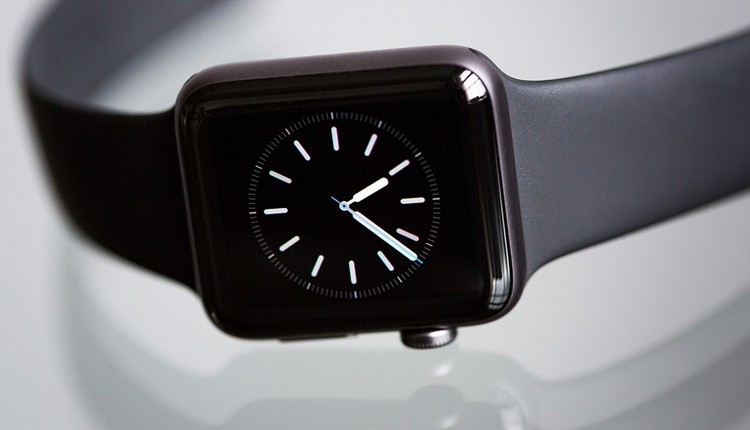 На Apple Watch приходится половина мирового рынка смарт-часов