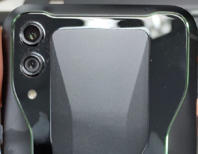 Новый игрофон Xiaomi Black Shark обрастает деталями: выход ожидается в апреле