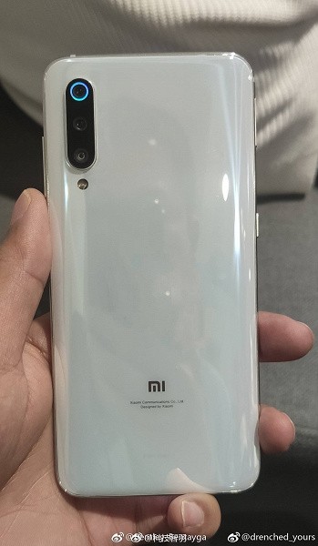 Топ-менеджер Xiaomi опубликовал фото версии Mi 9, которая никогда не выйдет