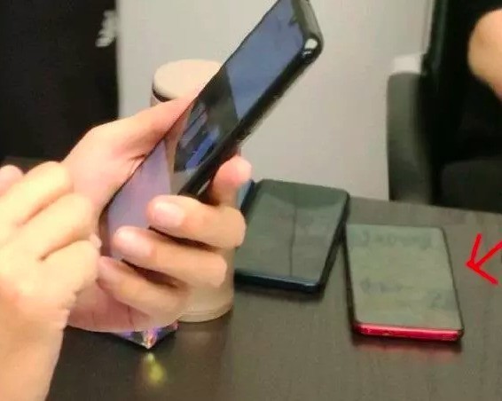 Бюджетный флагман Redmi на базе Snapdragon 855 замечен у главы Xiaomi