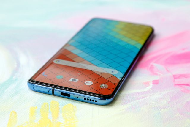 Смартфон OnePlus 7 Pro 5G получил обновление до OxygenOS 9.5.4 - 1