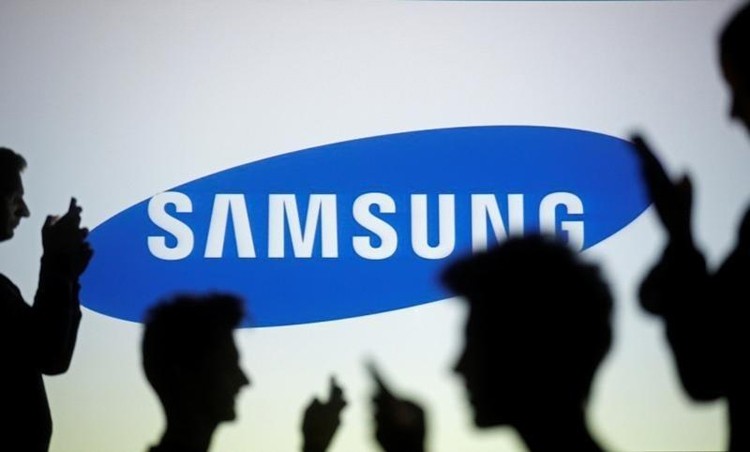 Samsung приписывают намерение выпустить складной смартфон с 6,7