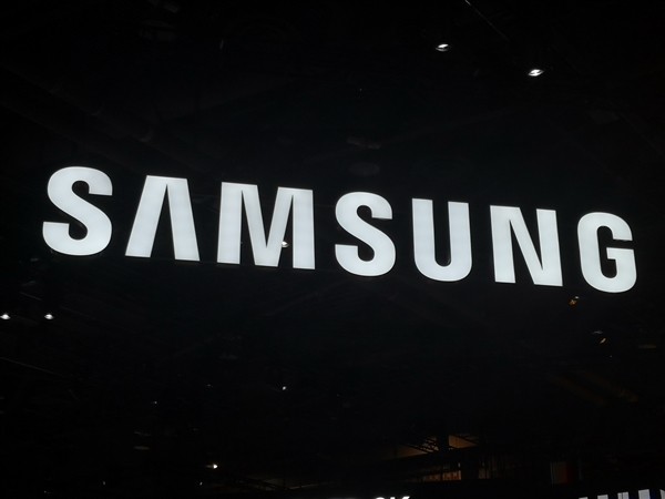 Samsung увеличит производство недорогих смартфонов на условиях аутсорсинга