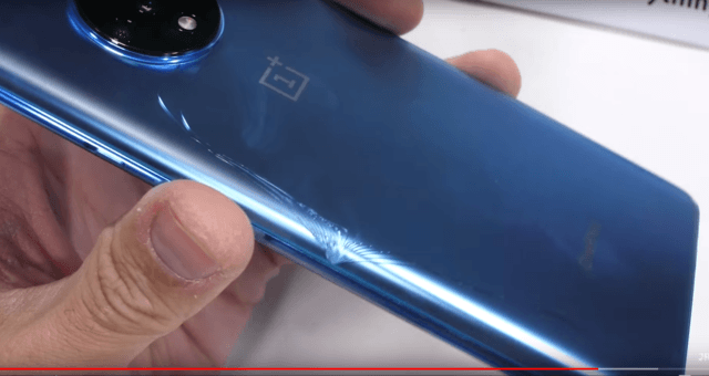 Смартфон OnePlus 7T не прошел тест на изгиб от JerryRigEverything - 1