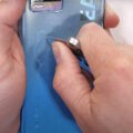 Пластиковый Realme 8 Pro оказался прочнее металлического Asus ROG Phone 5 в тесте JerryRigEverything