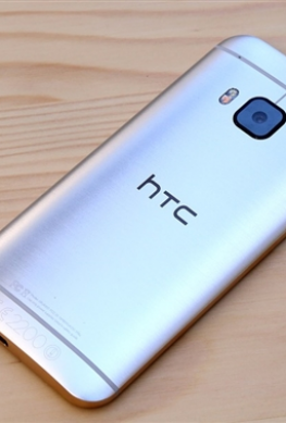HTC идет ко дну, но платит все больше бонусов сотрудникам