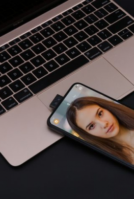Фотовозможности смартфона Elephone PX с выдвижной фронтальной камерой показаны в ролике