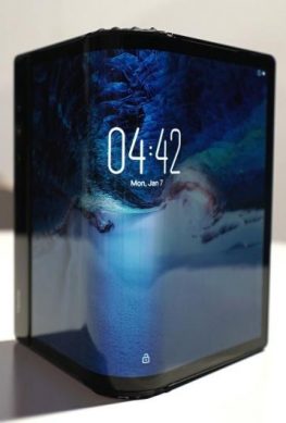 Живые фото гибкого Royole FlexPai от Engadget