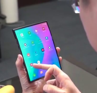 Xiaomi показала свой первый складной смартфон на видео