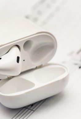 Новые наушники Apple AirPods будут мониторить здоровье