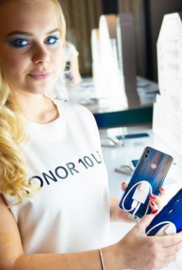 Объявлена российская цена смартфона Honor 10 Lite