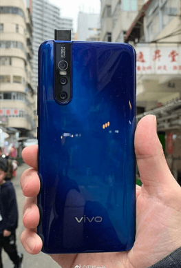 Смартфон Vivo V15 Pro с выдвижной камерой предстал на качеством живом фото и в рекламном ролике со звездой Болливуда