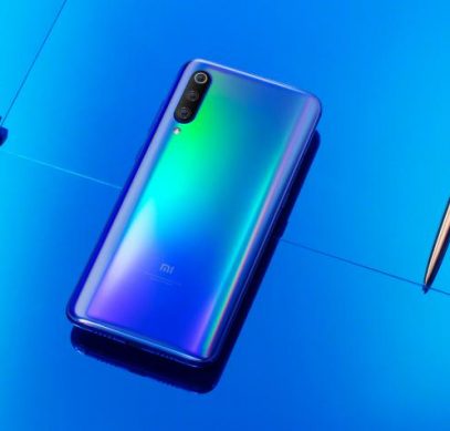 Xiaomi показала флагманский смартфон Mi 9 на видео