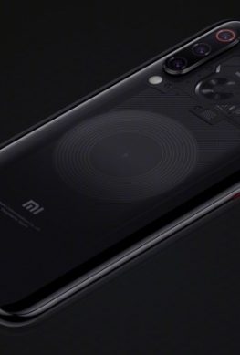 Xiaomi призналась, что прозрачный смартфон Mi 8 Transparent Explorer Edition вовсе не прозрачный