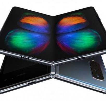 Samsung Galaxy Fold со всех сторон: загадочное отверстие и конструкционные особенности – фото 1