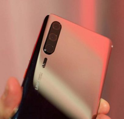 Huawei P30 нашли на MWC 2019 и отсняли на фото