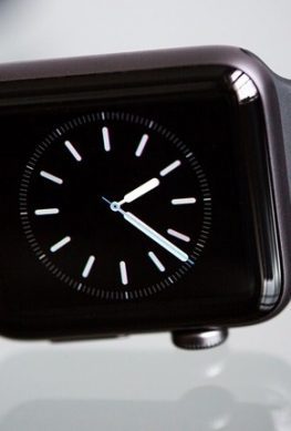 На Apple Watch приходится половина мирового рынка смарт-часов