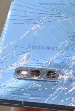 Дорогие и хрупкие. Samsung Galaxy S10 сравнили с iPhone XS Max в дроп-тесте