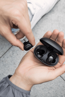 У Apple AirPods новый конкурент - представлены беспроводные наушники Nubia Pods ценой $120