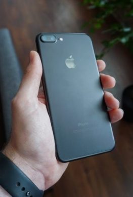 Apple может включить в комплект поставки iPhone зарядное устройство с USB Type-C и кабель Lightning