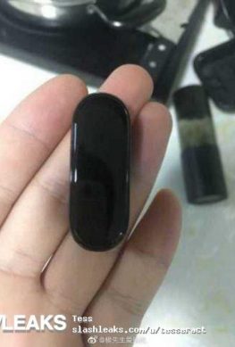 Фитнес-трекер Xiaomi Mi Band 4 показался на фотографиях