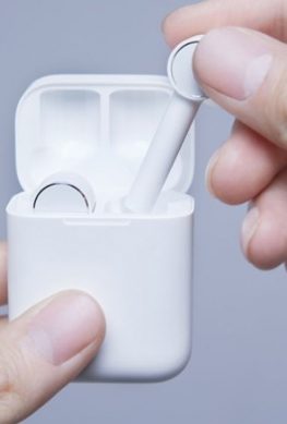 Xiaomi Mi True Wireless Earphones: полностью беспроводные наушники за €80