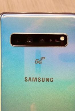 Надбавка за инновации. Названы европейские цены на флагманский смартфон Samsung Galaxy S10 5G