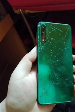 Huawei Nova 5 Pro разбили на следующий день после старта продаж