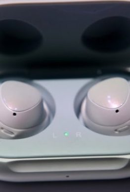 Для наушников Samsung Galaxy Buds доступно обновление, улучшающее качество звука - 1