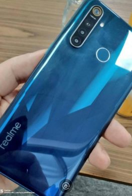 «Живое» фото Realme 5