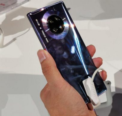 Huawei Mate 30 Pro уступает ранее выпущенным флагманам. SoC Kirin 990 оказалась медленнее Snapdragon 855