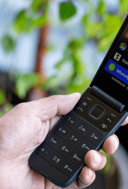 nokia-2720-flip-reinkarnatsiya-kultovoj-raskladush