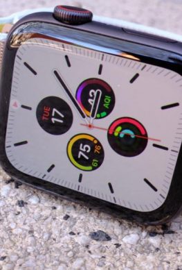 Странные проблемы с автономностью. Пользователи Apple Watch Series 5 массово жалуются на новинку