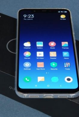 Прошлогодний флагман Xiaomi Mi 8 обновили до MIUI 11 на базе Android 10