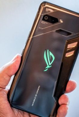 ASUS забила на обновление Android в своем самом дорогом смартфоне - 1