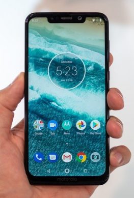 Motorola One Power получит обновление до Android 10 – фото 1