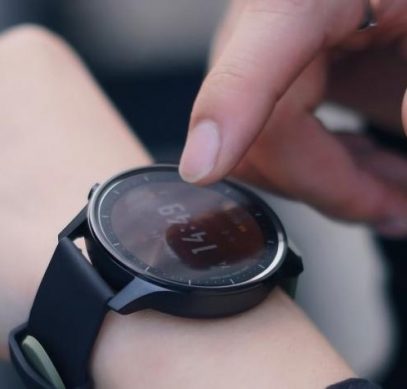Xiaomi открыла продажи "умных" часов с NFC - 1
