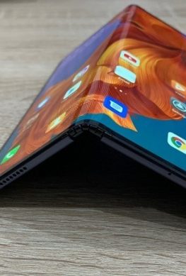 Huawei ежемесячно продаёт 100 000 смартфонов с гибким дисплеем Mate X