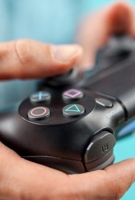 Контроллер DualShock 5 может получить совместимость с PlayStation 4