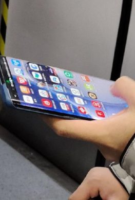 В сеть слили «живое» фото нового флагмана Huawei - 1