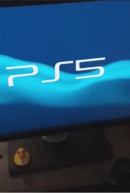 Первый взгляд на настоящую Sony PlayStation 5. Она включается и загружается
