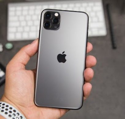 Российская компания выпустила обеззараживающий iPhone 11 Pro с использованием оберегов - 1