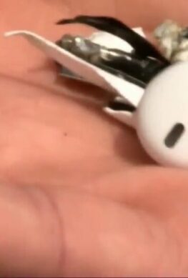 Apple AirPods взорвались у пользователя в ухе во время разговора - 1