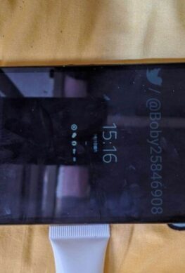 Первые фотографии Razer Phone 3