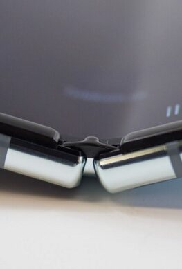Внешний облик Samsung Galaxy Z Fold 2 открылся вследствие официальному изображению в низком разрешении